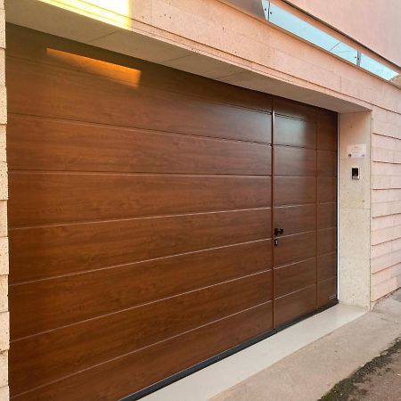 Barka Apartman Егер Екстериор снимка