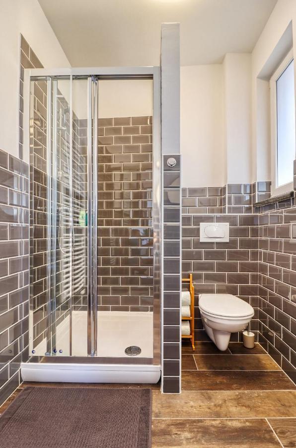 Barka Apartman Егер Екстериор снимка