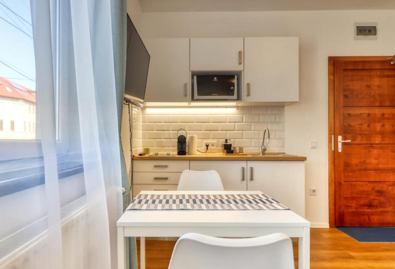 Barka Apartman Егер Екстериор снимка