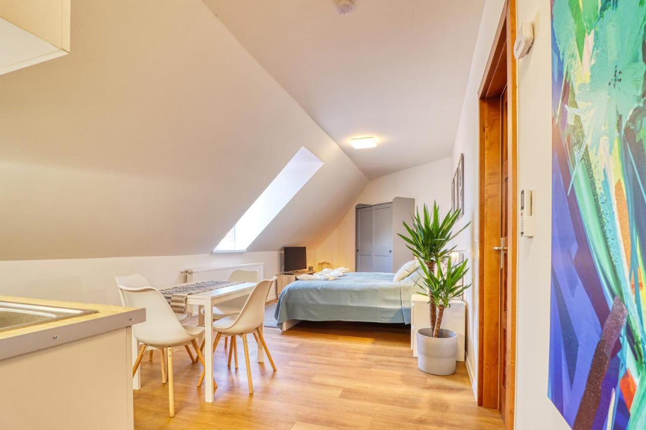 Barka Apartman Егер Екстериор снимка